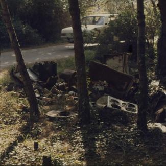 Otpad u šumici desno od puta Nin - Borik odmah iznad kuće