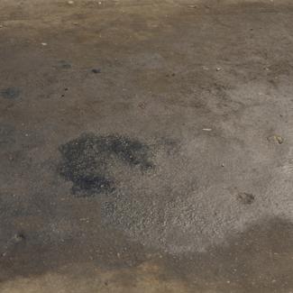 Onečišćenje uljem na asfaltu