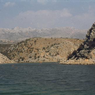 Kanjon Zrmanje; staza uz lijevu obalu pored proboja između Obrovca i Jankovića buka