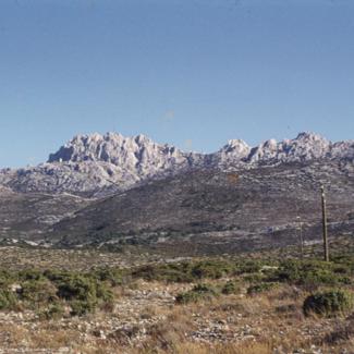 Tulove grede sa ceste (pogled na kanjon i kopove)