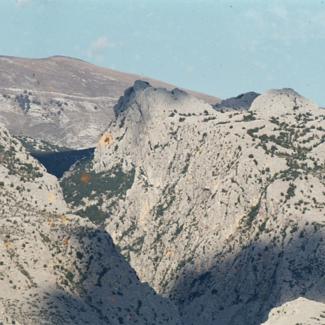 Pogled s mora na vrhove Velike Paklenice