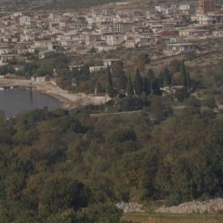 Novi dio, grad betona u podvelebitskom ambijentu