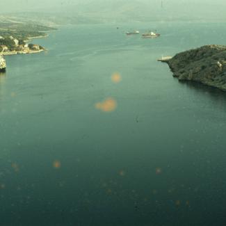 Izlaz iz ždrila u Novigradsko more sa mosta