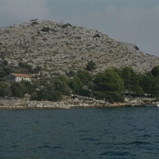 Uvala Kruševica - divlja izgradnja jedne kuće