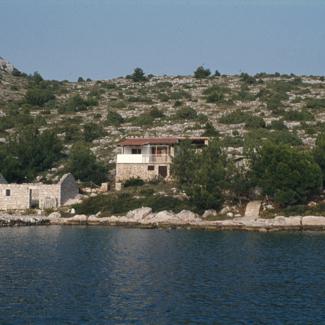 Uvala Magrovica - divlja izgradnja