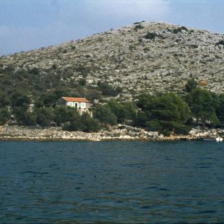 Uvala Magrovica - divlja izgradnja