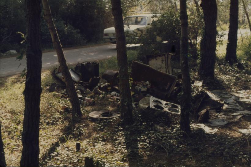 Otpad u šumici desno od puta Nin - Borik odmah iznad kuće