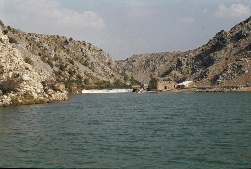 Jankovića buk; na lijevoj obali pored mlina pumpna stanica za vodovod Obrovac