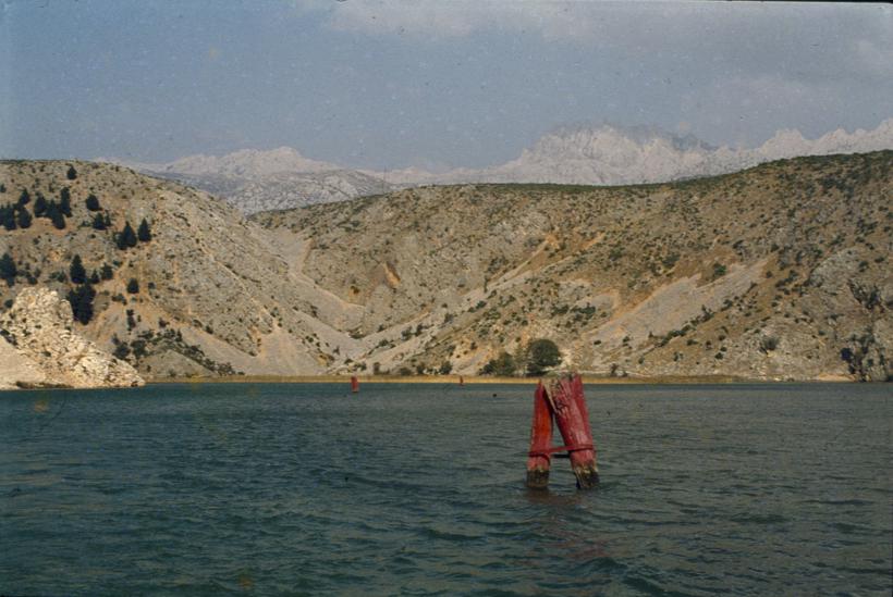 Kanjon Zrmanje, u sredini