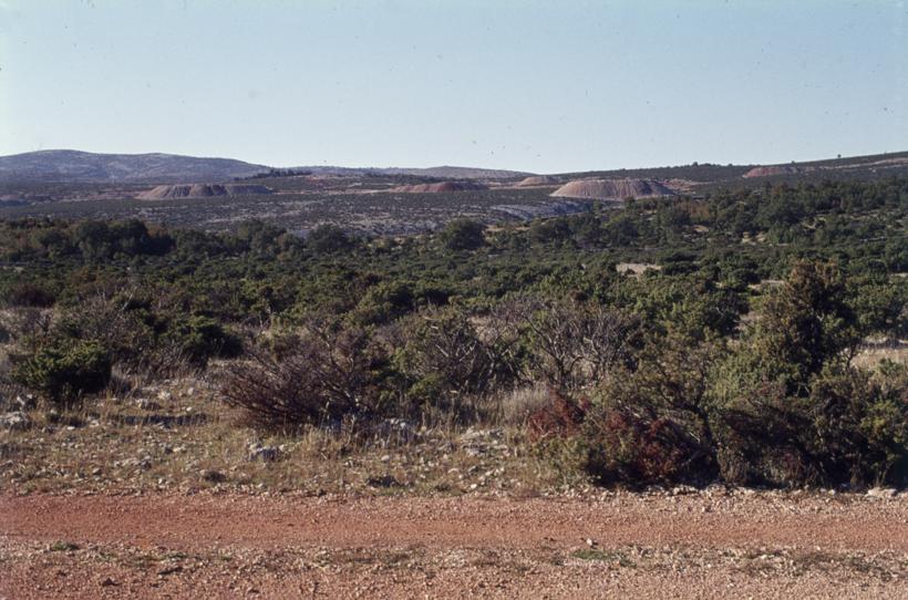 Površinski kopovi - izmjena pejzaža gledano sa puta prema bazenima
