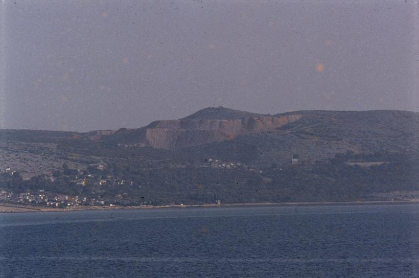 Površinski kop iznad Rovanjske kroz sumaglicu
