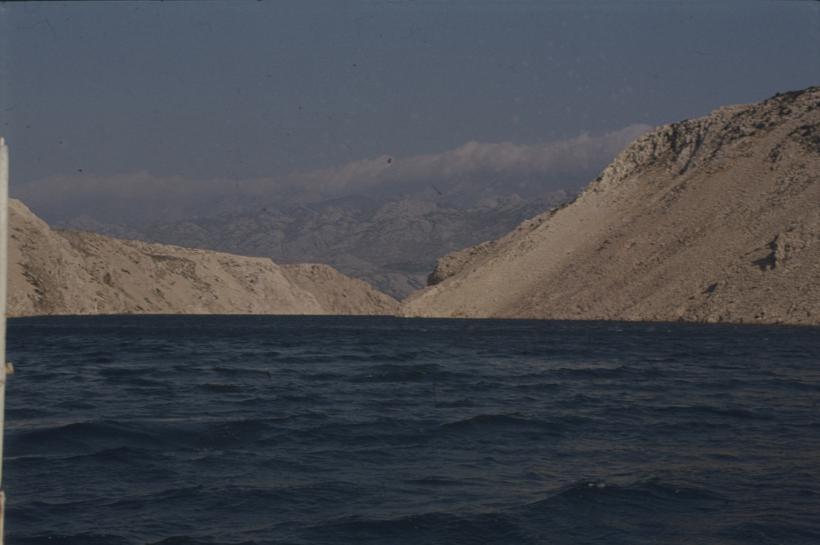 Masleničko ždrilo prema izlazu u Podvelebitski kanal