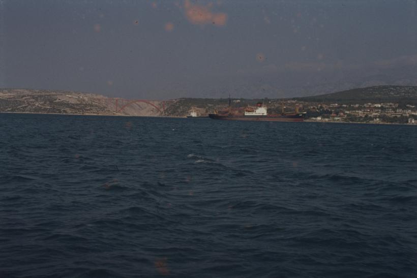 Pogled na Maslenički most i Maslenicu sa lukom boksita