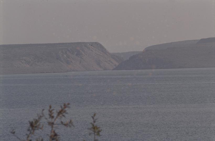 Sa ceste iz Rijeke prema Zadru pogled na ulaz u Masleničko ždrilo