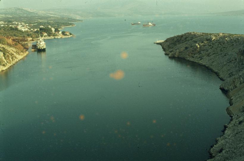 Izlaz iz ždrila u Novigradsko more sa mosta