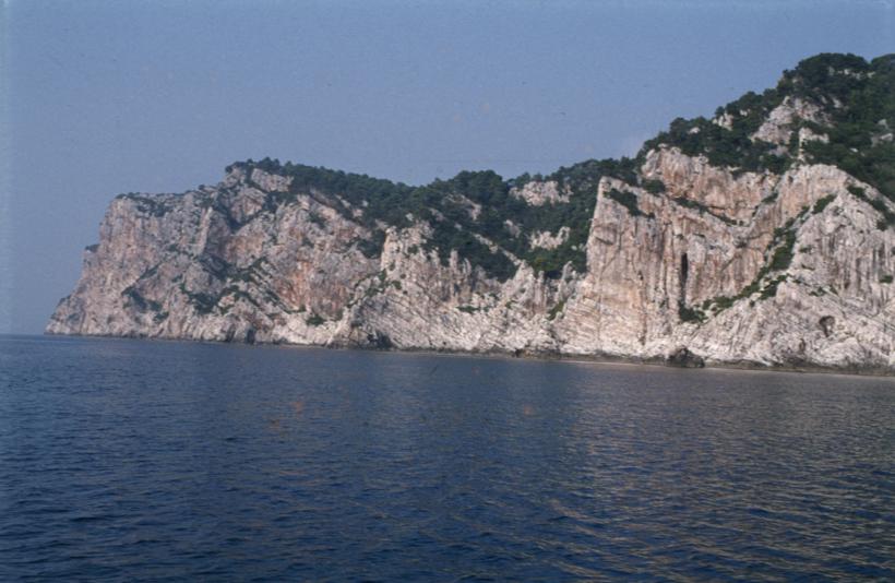 Klifovi; s vanjske jugozapadne strane otoka
