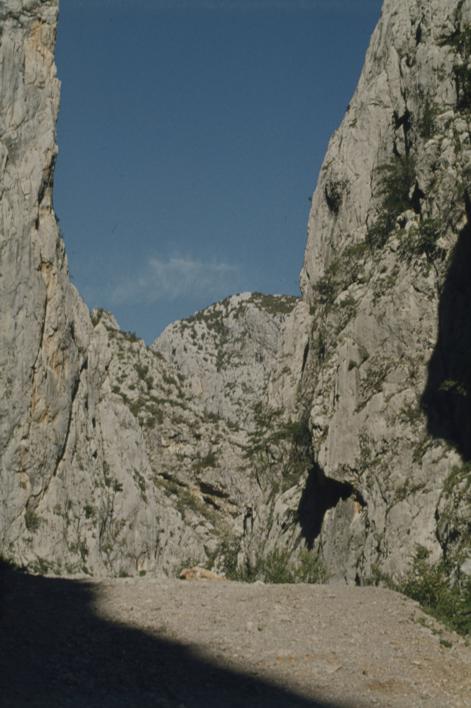 Put na ulazu u proboj Velike Paklenice