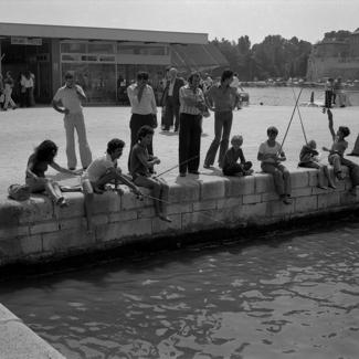 Ribiči ispred ispusta fekalnih voda kod nekadašnje ulice M. Oreškovića
