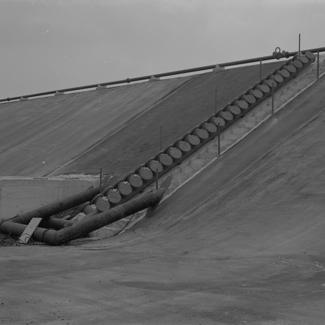 Detalj kao kod broja fotografije 179. Zapadno postrojenje odvoda i betonski tunel odvoda sa strane male taložnice