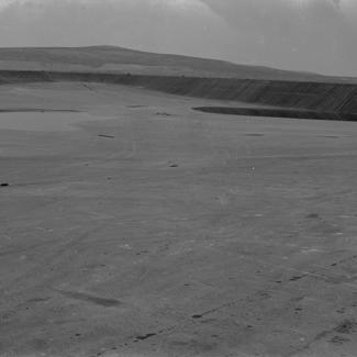 Velika taložnica jugozapadni ugao; u pozadini ostaci površinskih kopova