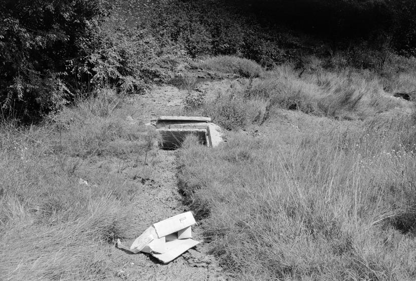 Ispusni kanal Kožare teče površinski prema Rječini i s njome do mora