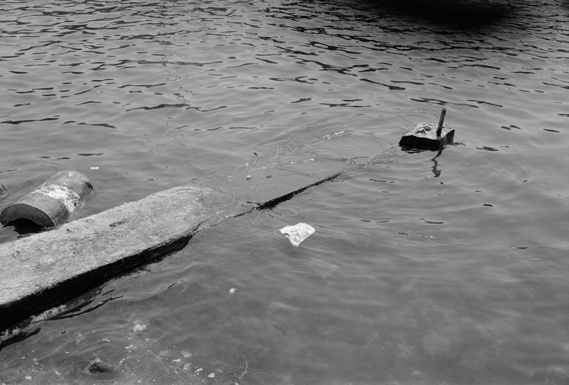 Ispusni kanal Kisikane; prekratko izvedeno u more; druga uvala po neugodnom mirisu (kod Sfinge)