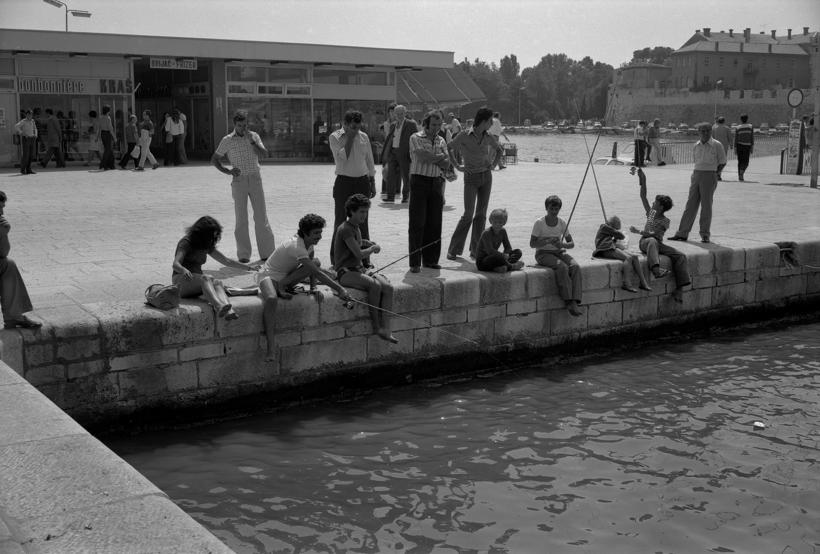 Ribiči ispred ispusta fekalnih voda kod nekadašnje ulice M. Oreškovića
