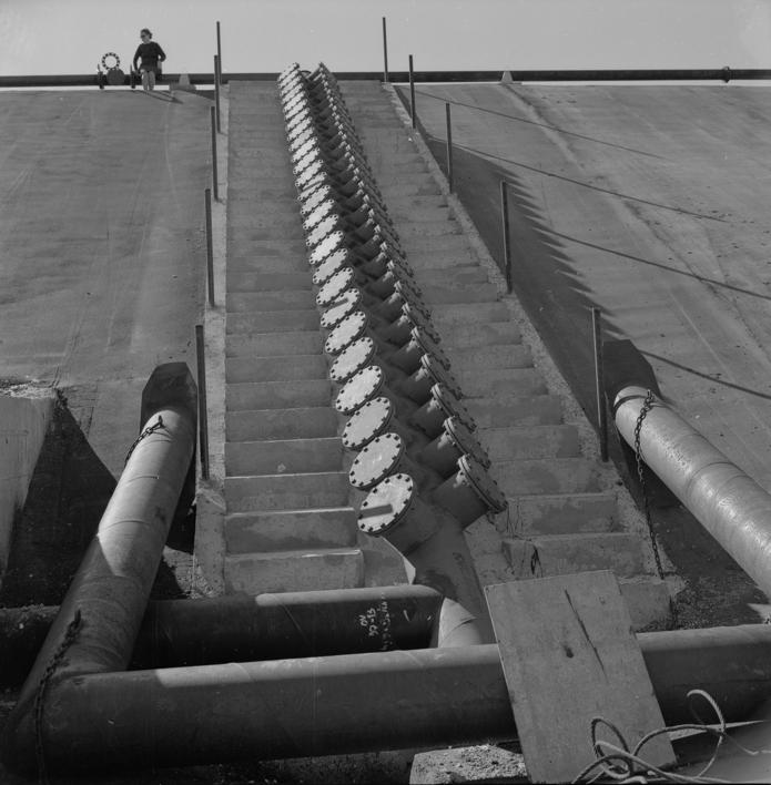 Mali bazen - pogled prema tvornici