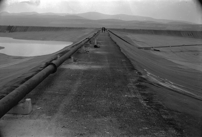 Pregradni zid između velike i male taložnice; uz rub odvodne cijevi