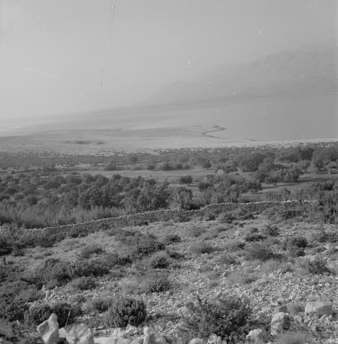 Rana u kršu, ostatak površinskog kopa boksita