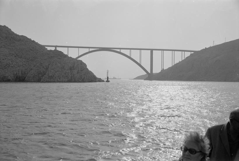 Maslenički most i dio ždrila; iz ždrila prema Novigradskom moru